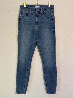 HARD TO FIND! Good American Good Waist Skinny Jeans w/Distressed Heel - 8